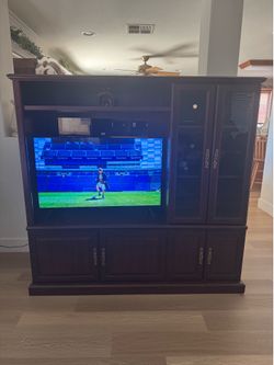 Entertainment center