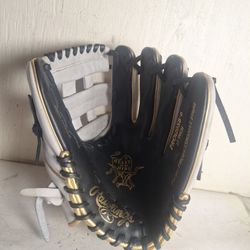 Heart of the Hide 12" Fastpitch Softball Glove
