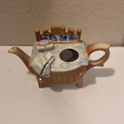 Cardew Desingn Teapots