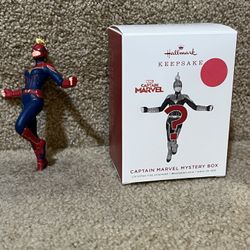 HALLMARK 2019 CAPTAIN MARVEL MYSTERY RED BLUE KEEPSAKE CHRISTMAS ORNAMENT New!