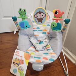 Playful Paradise Bouncer