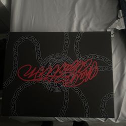 versace chain reacts 