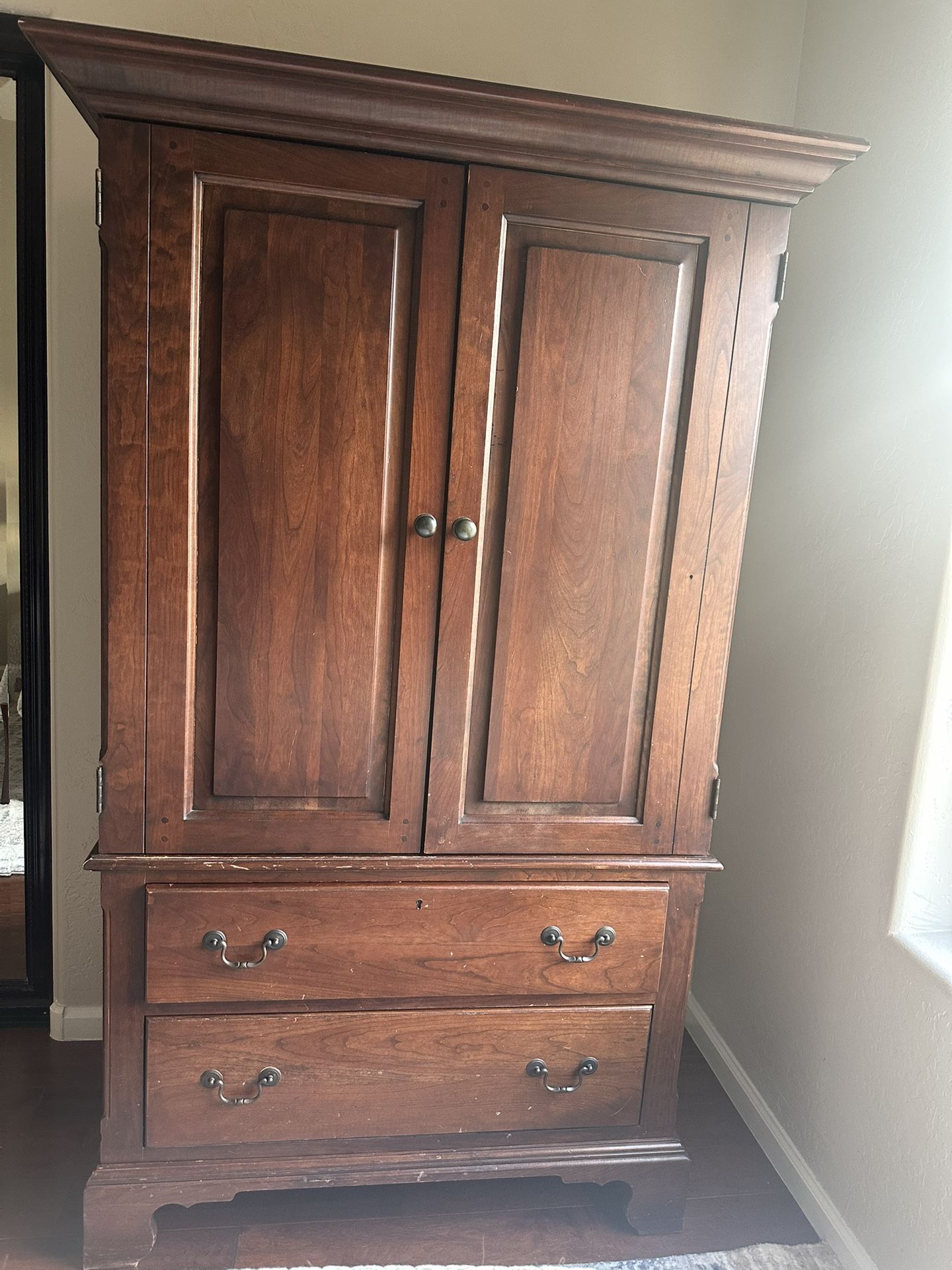 Armoire/TV Cabinet *FREE*