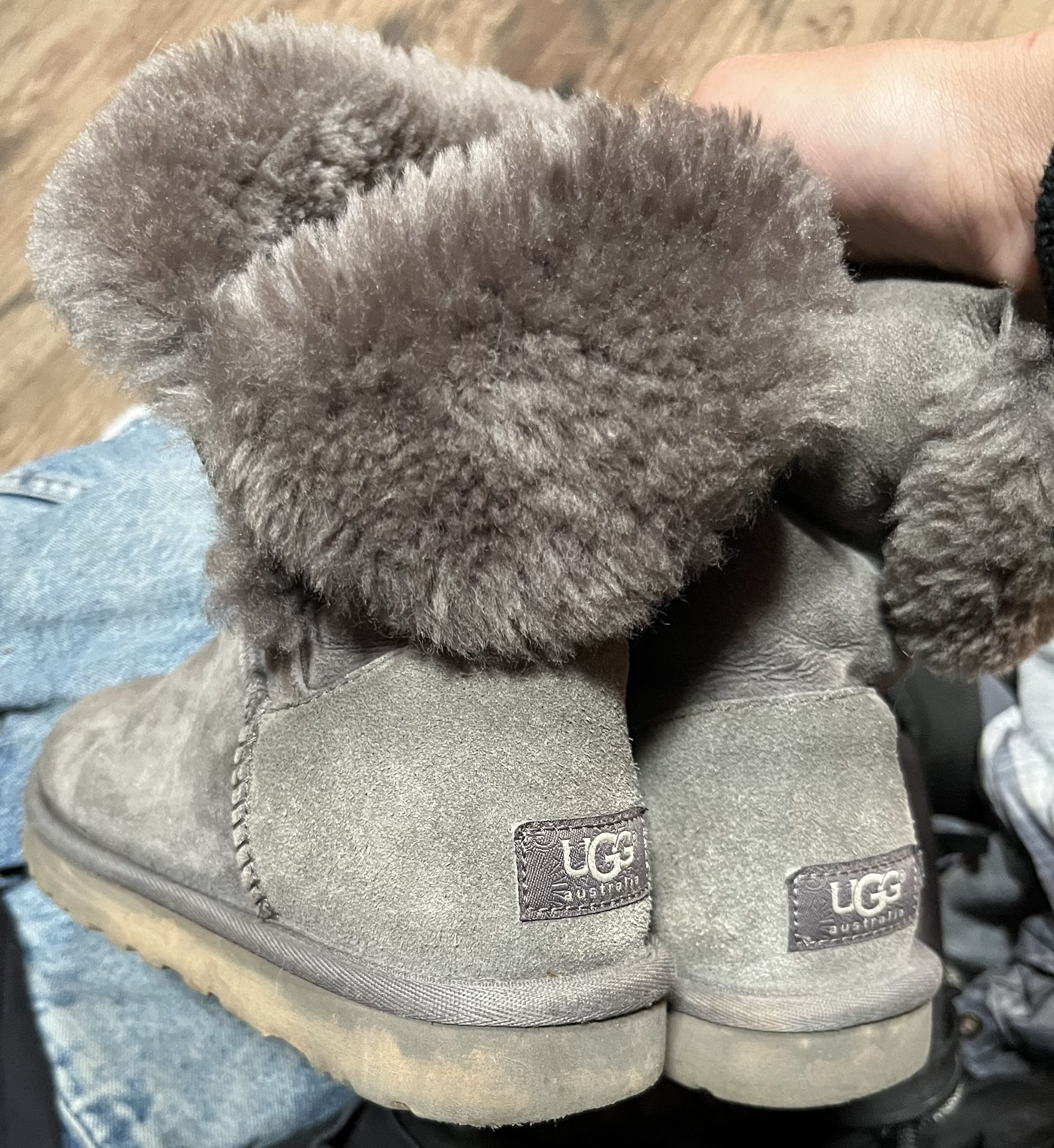 UGGS authentic (8) Like-New