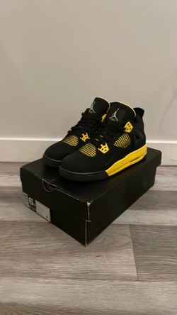 Jordan 4 Thunder Yellow retro 2012