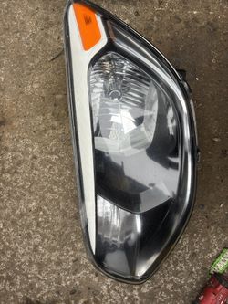 2014-2019 Kia Soul Halogen Headlight Housing W/bulbs 