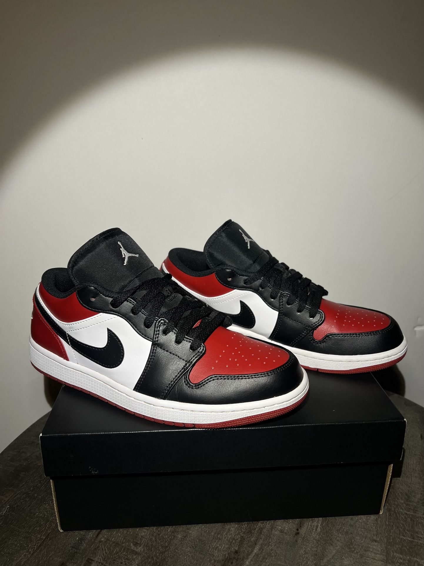 Jordan 1 Low Bred Toe