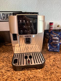 DeLonghi Magnifica Start Automatic Coffee Espresso Machine with Milk Frother