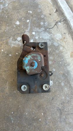 67-69 Drivers door catch