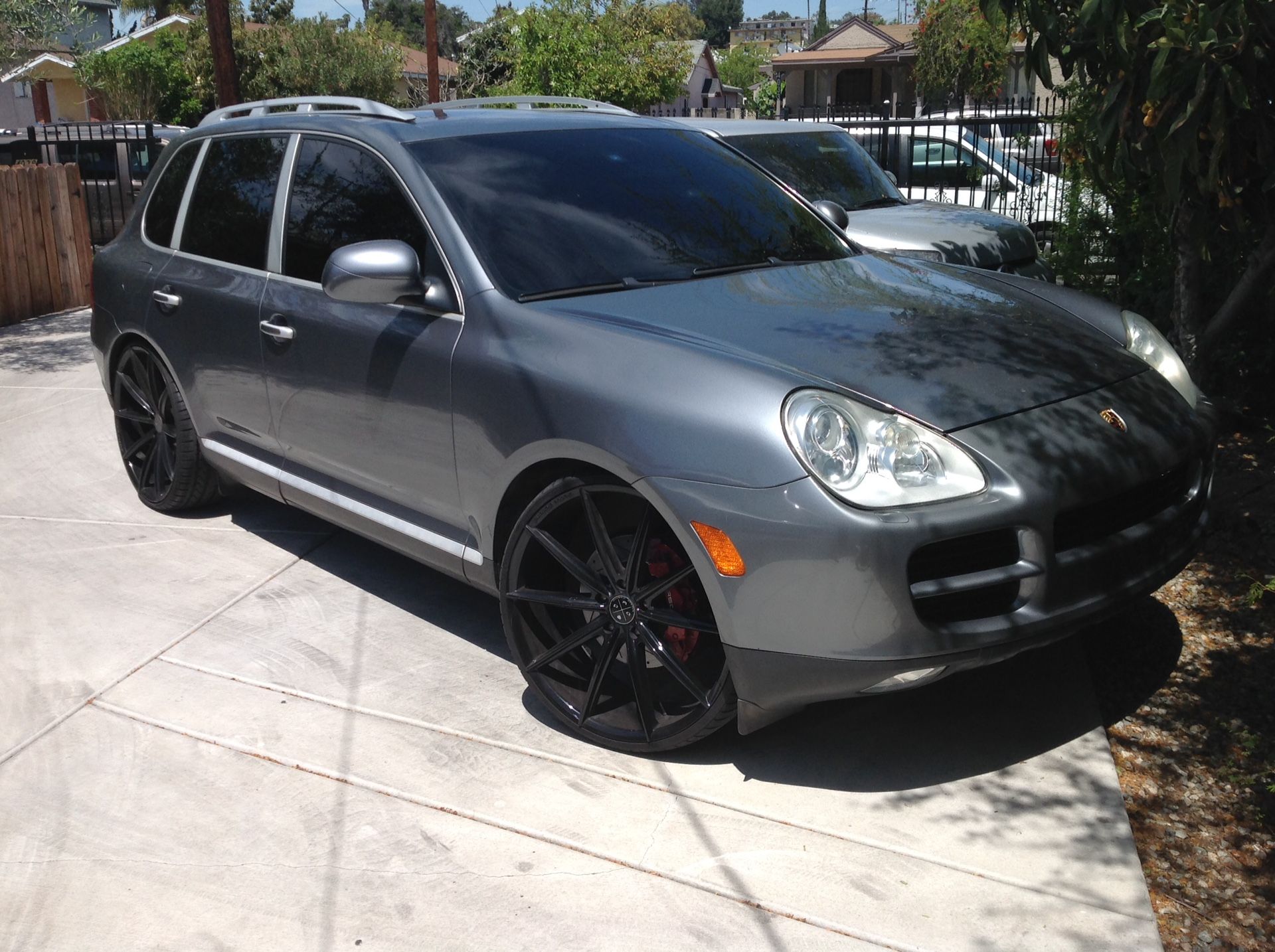 PORSCHE CAYENNE S LOWERED ON 24'S 🔥🔥🔥