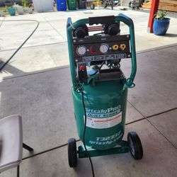 Grizzly PRO
20 Gal. 125 PSI Electric Corded Oil-Free Quiet Series Air Compressor
Questions & Answers (5)