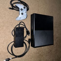 Xbox One Console With Controller