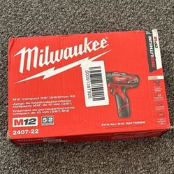 Milwaukee M12 3/8 in. Drill/Driver Kit