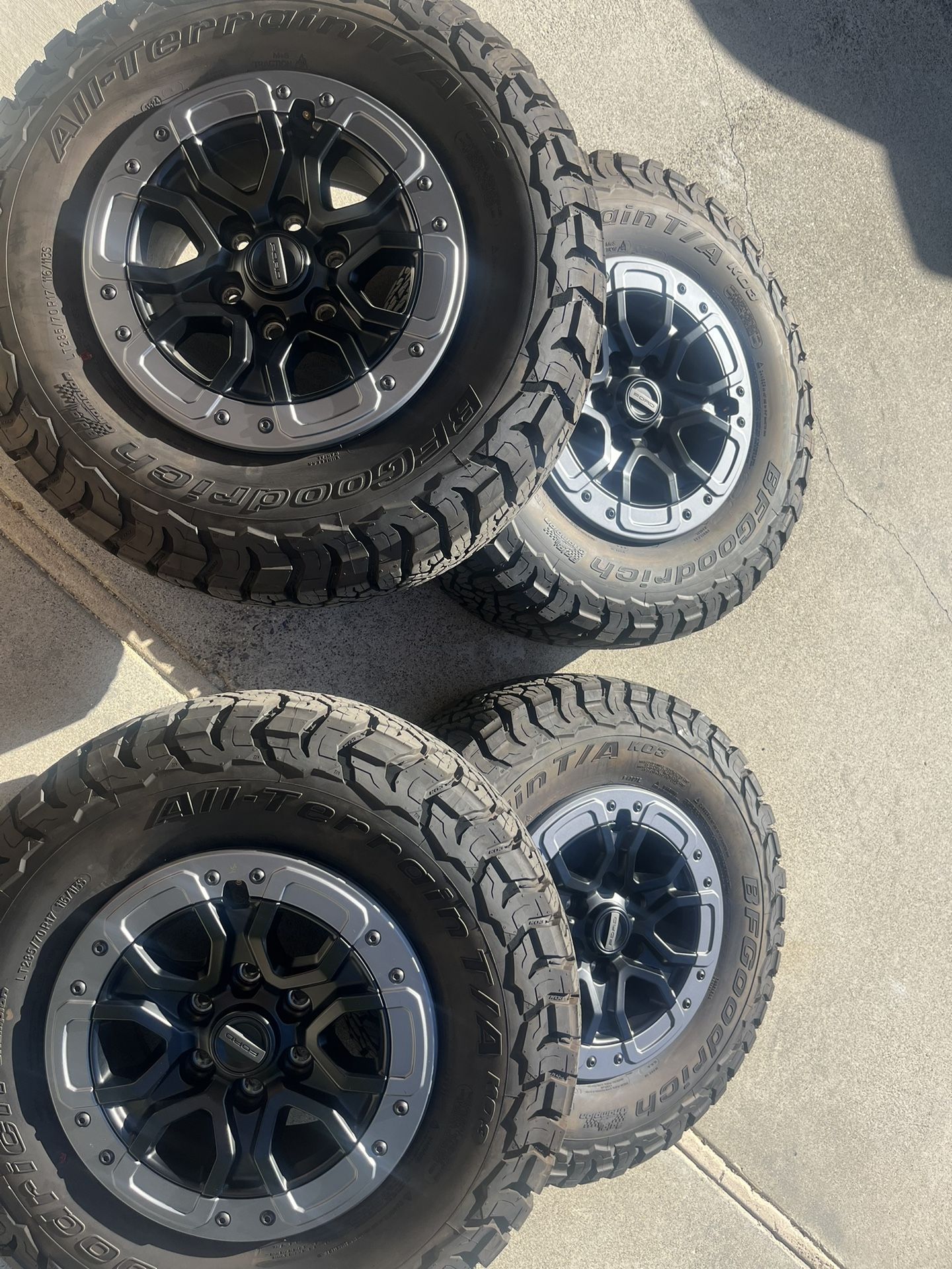 2024 Ranger Raptor Bead Lock Wheels/ KO3 Tires