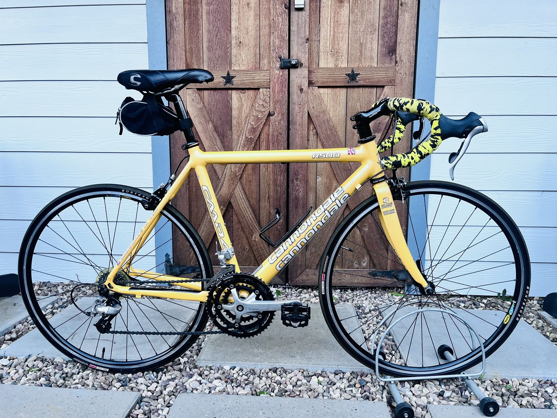 Cannondale R500 Road Bike With Carbon Fiber Fork