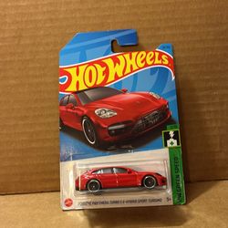 Hot Wheels Porsche Panamera (Milwaukie,OR)