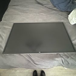 LG 32UK50T 32” 4K UHD Monitor – Excellent Condition