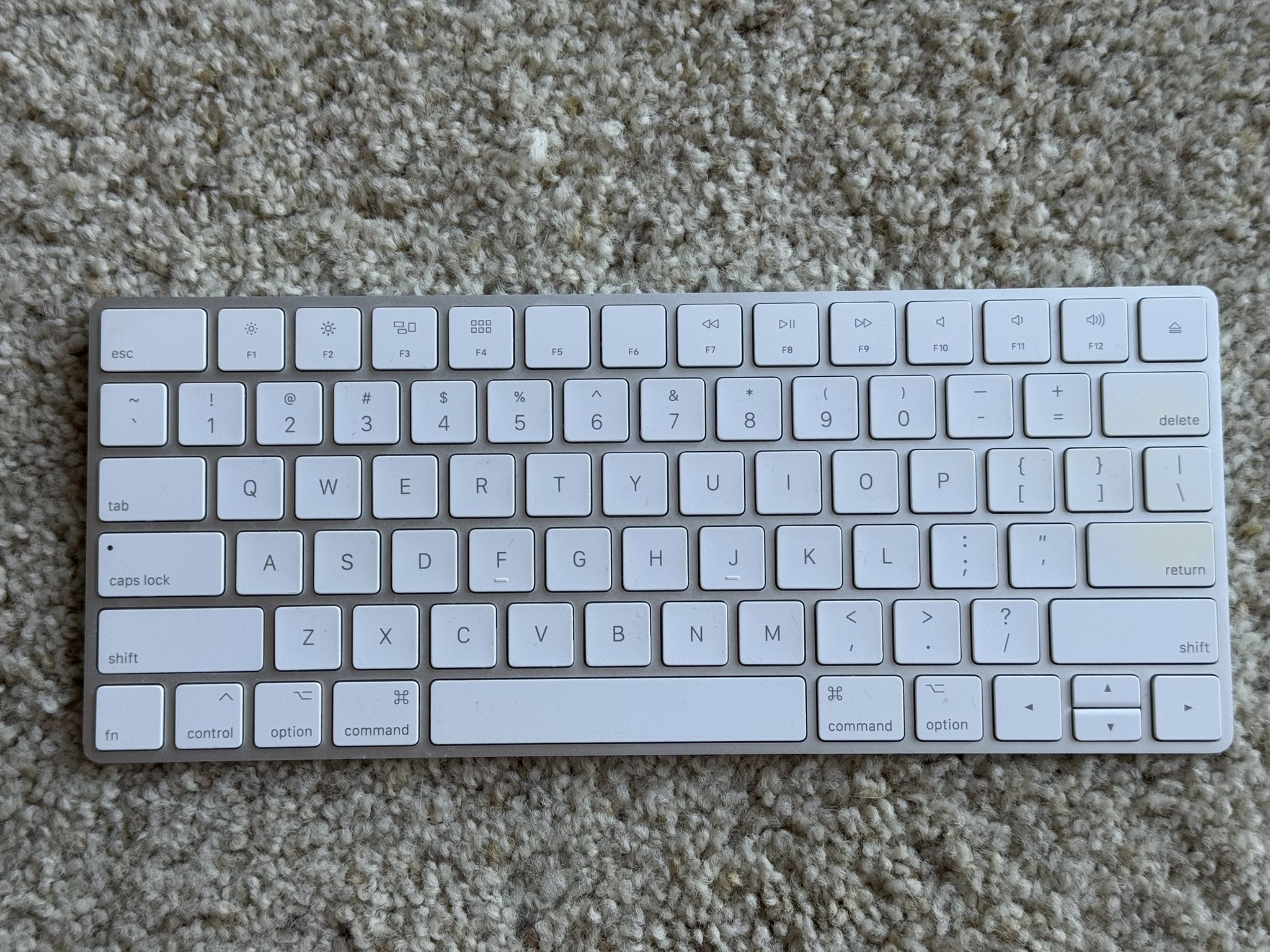 Apple Magic Keyboard (A1644) – Bluetooth, Rechargeable