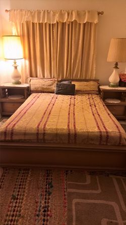 Must go !! Vintage  Bedroom Set  must go