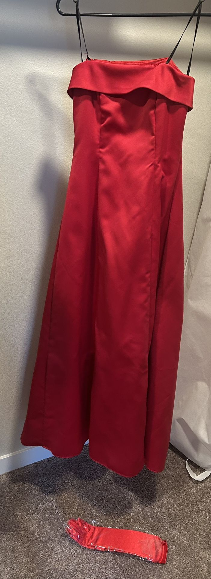 Bridesmaids Dress With Gloves, Red, Size 5-6