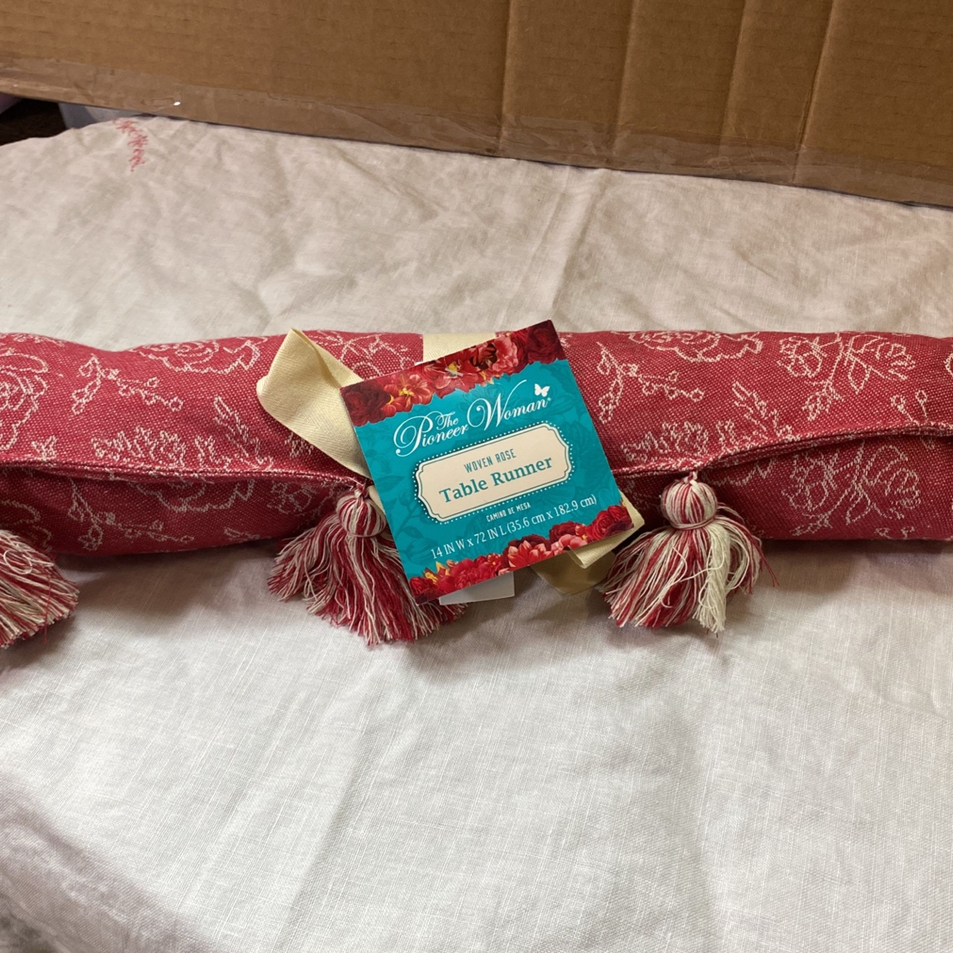 Pioneer Woman Table Runner, Woven Rose Fabric 14"W x 72"L Pink Floral Rrversible