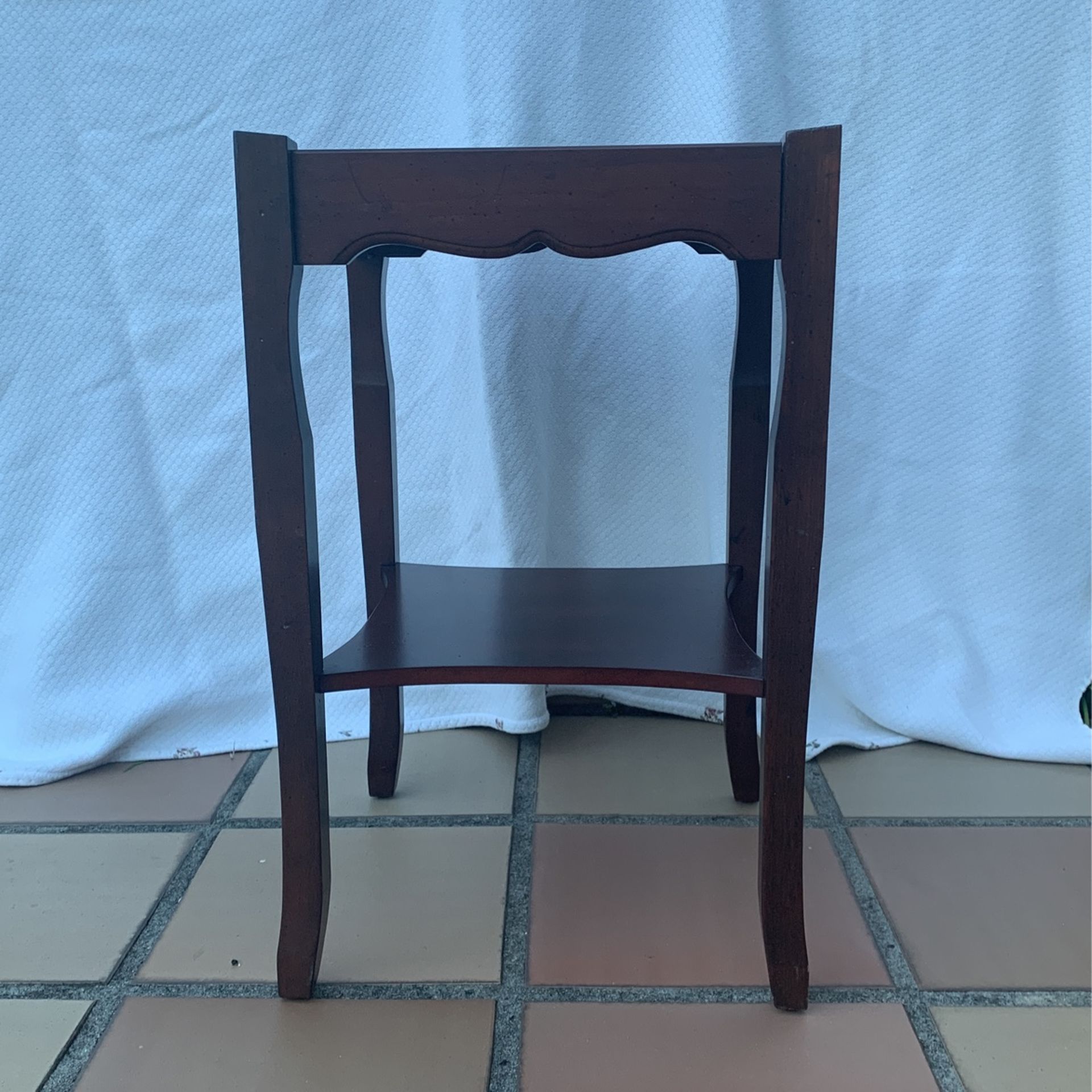 Wood Accent Table/ Bombay Company Inc. 1992