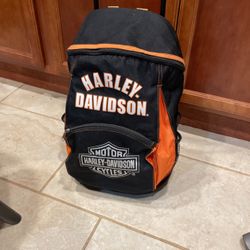 Small Harley Davidson Bag With Handle And Wheels.