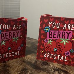 Gift Boxes_ Red Strawberry 