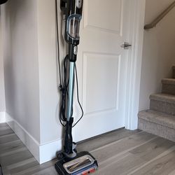 Shark UV580 Rocket Vacuum (DuoClean) – $75 – 98012