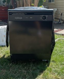 black Whirlpool dishwasher Quiet wash