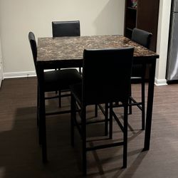 Kitchen table 