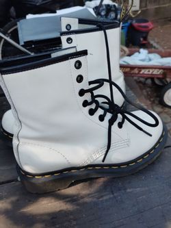 Doc martins size 5