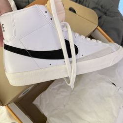 Nike Blazer Mid 77