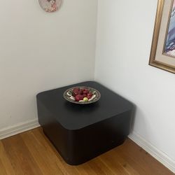 HAND MADE - USA 🇺🇸 MADE - LIVING ROOM CORNER TABLE 