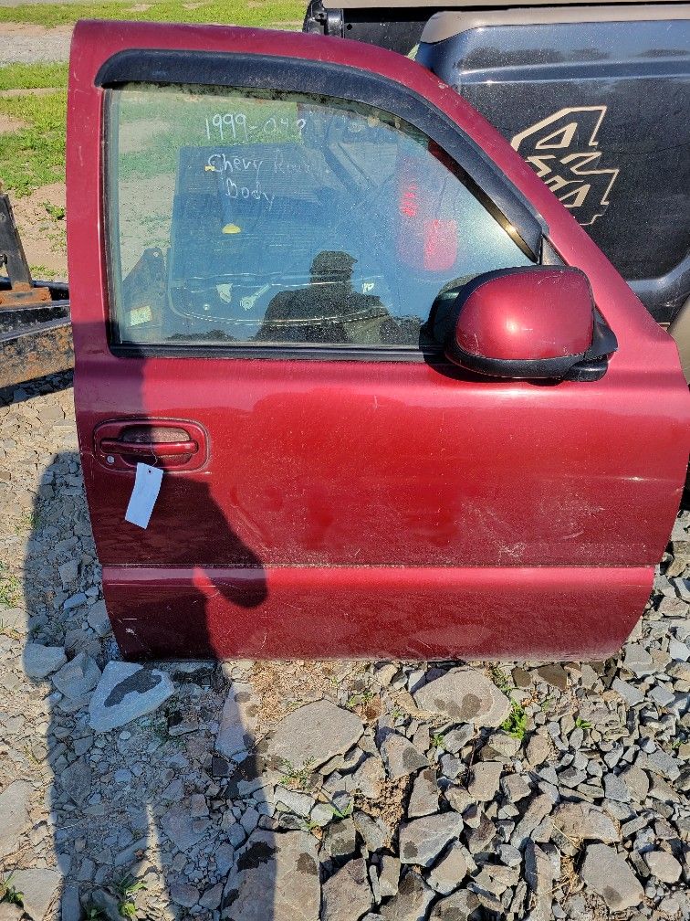 1999 to 2006 Chevy/Gmc round body doors and hood
