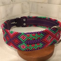 This 23.5” artisan dog collar is perfect for large breeds needing a strong, eye-catching collar. Handwoven by skilled artisans in southern Mexico, it 