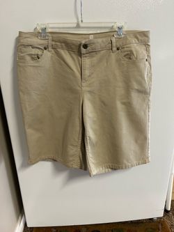 Size 14 Women’s Liz Claiborne Bermuda Beige Shorts Worn Once