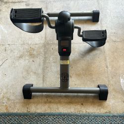 Leg Exercise Machine/Rehab