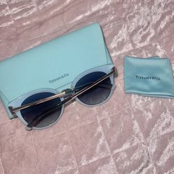 Tiffany & Co Women’s Sunglasses (Black And Turquoise Frame)