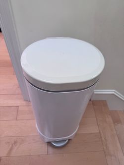 Munchkin Diaper Pail