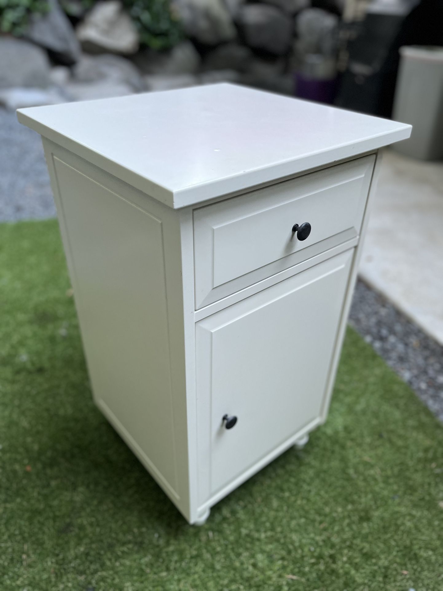 Nightstand/Side Table