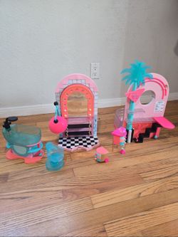 LOL Surprise Shine on Salon & Spa 5 In 1 Playset + Waterfall