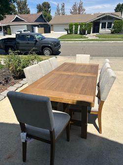 9-Piece Dining Table Set – Excellent Condition – $850 OBO