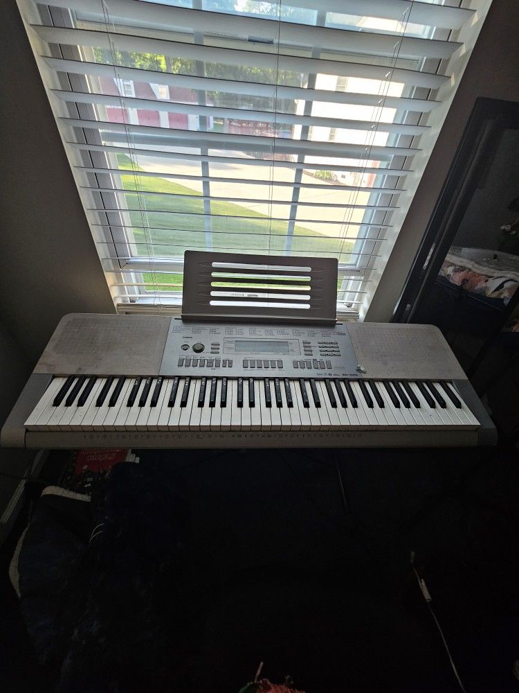 Casio Keyboard Piano With Stand And Microphone