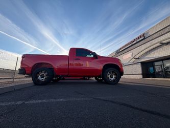 On sale. 2” leveling kit  with installation. for 07-26 Silverado Sierra & Tahoe Yukon suburban (We Finance)