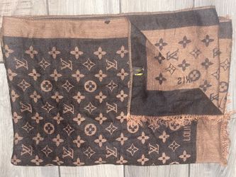 Luis Vuitton Monogram silk/wool scarf