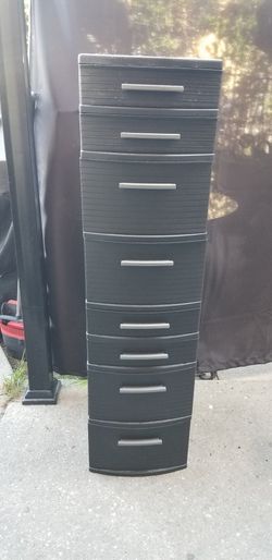 STERLITE PLASTIC TALL DRESSER