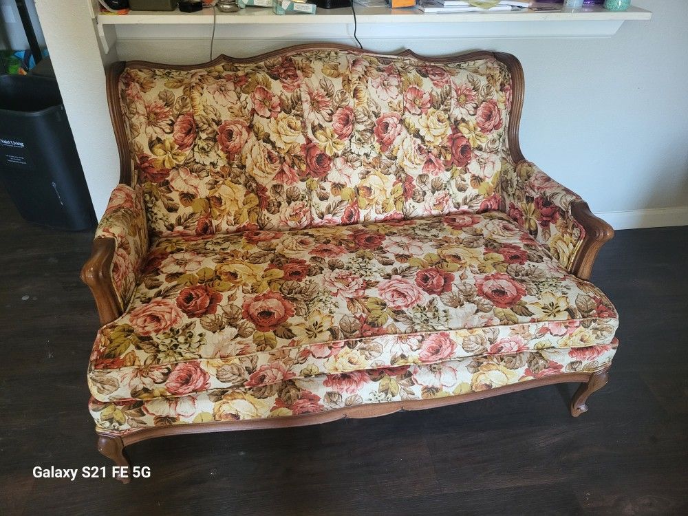 VINTAGE 1929 Broyhill Floral Love Seat 