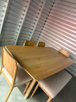 New dining room set for 6/7 people