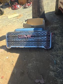 2021 2023 GMC SIERRA 2500HD 3500HD GRILLE OEM FRONT CENTER W/CAMERA (contact info removed)3